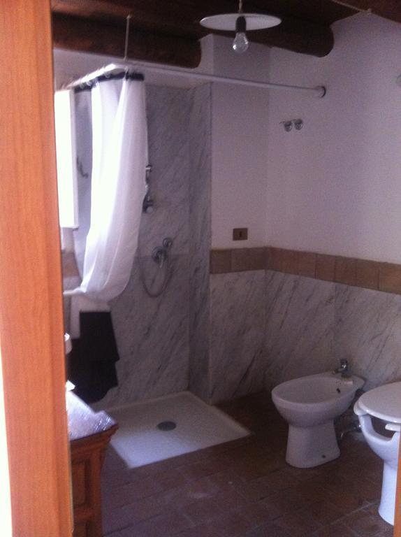 La Rocca Della Rosa Villa Zafferana Etnea Habitación foto